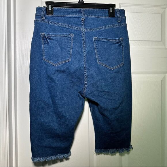 Fashion Nova Blue Distressed Jean Shorts 15 - Picture 5 of 8